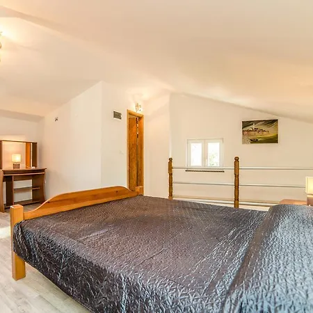 And Ana 833 Guest house